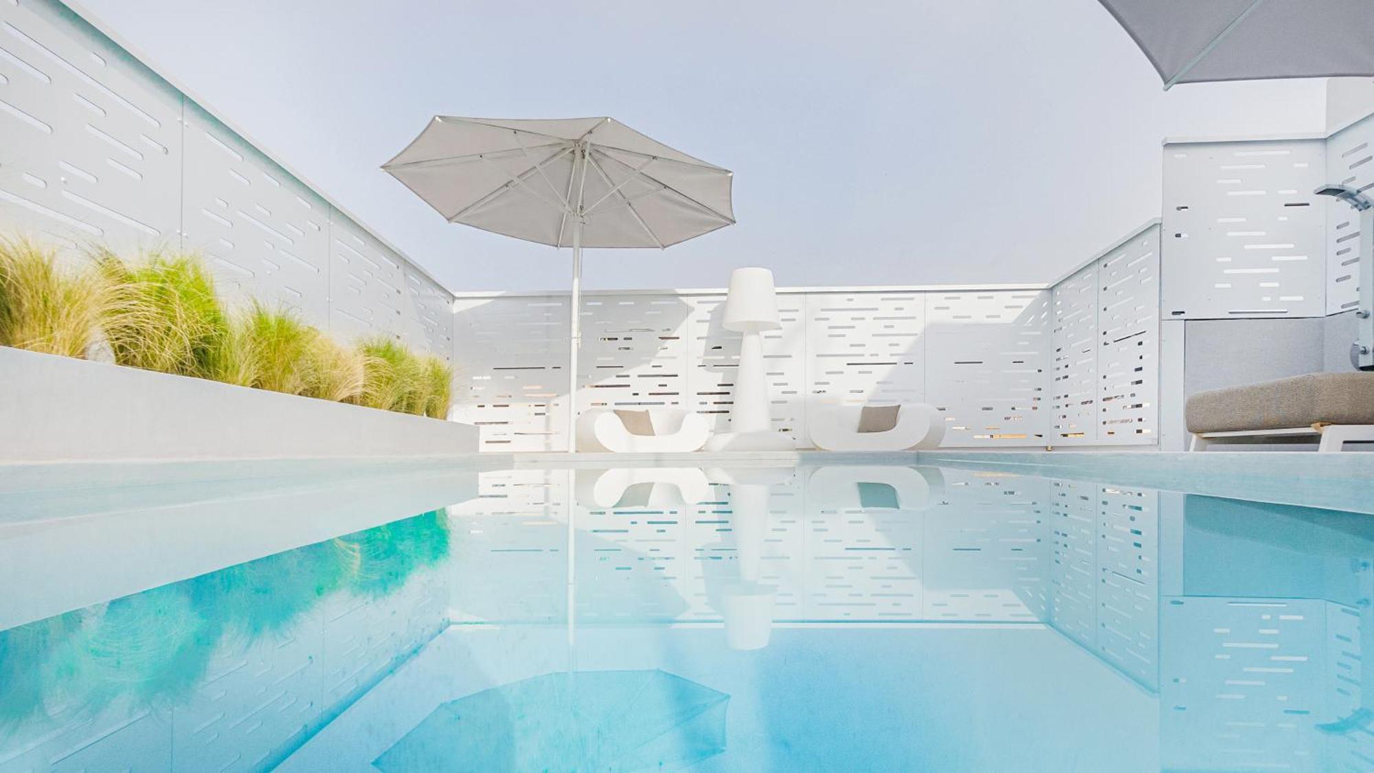 Ma Maison No5 Penthouse Loft, Private Heated Pool, Acropolis View, Ultra High Speed Internet 300 Mbps, Short Walk To Acropolis, Parking Upon Request, 1' From Metro Athens Ngoại thất bức ảnh